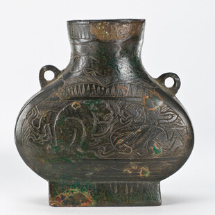 双系青铜扁壶纹饰精美