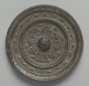 古铜镜精美纹饰尽显古韵