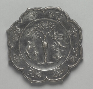 复古雕花银质圆形饰品