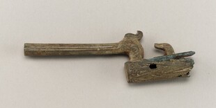 老式金属工具两把钳子