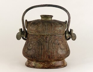 古朴青铜提梁壶