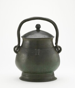 古朴青铜提梁壶