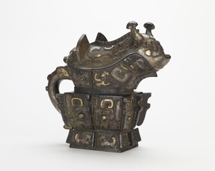 古代青铜酒器造型独特