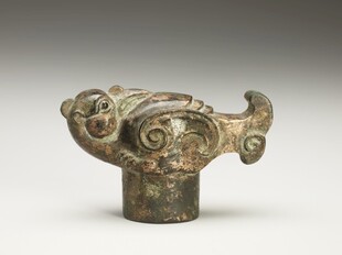 青铜兽首型器物