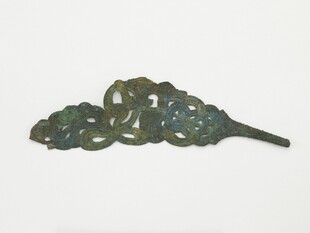 古铜色精致花叶形金属饰品