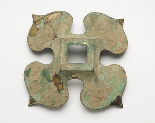 古代青铜四叶形器物