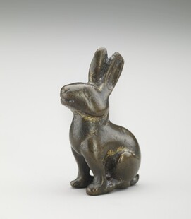 青铜坐兔摆件