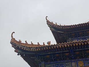 中式古建筑屋顶一角