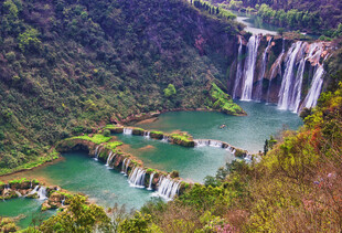 壮丽山水瀑布景观