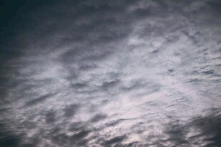 天空中的云雾景象