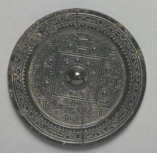 古代精美铭文铜镜