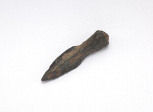 古老锥形木质器物示例