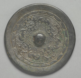 古代精美纹饰青铜镜