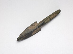 古老青铜矛头