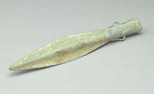 青铜柳叶形短剑