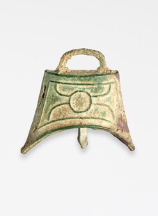 青铜铃饰古朴精美纹饰