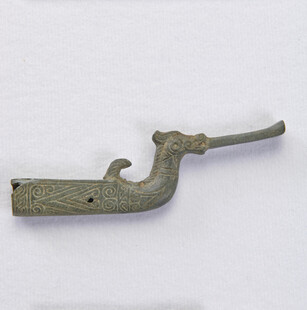 古代青铜鸟形奇特器物