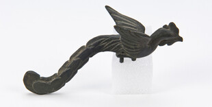 黑色飞翼造型金属工艺品