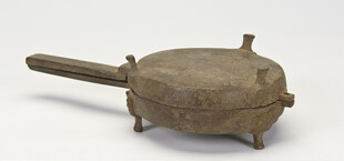 古代青铜带柄器物