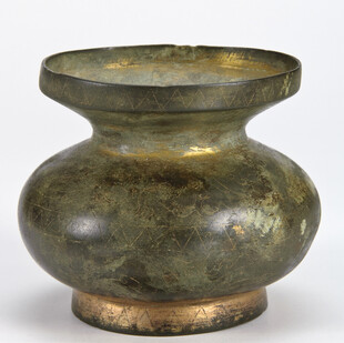 古朴青铜罐