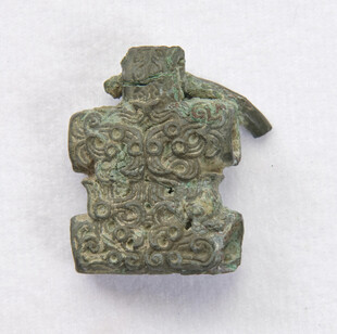 古老青铜神兽形器物