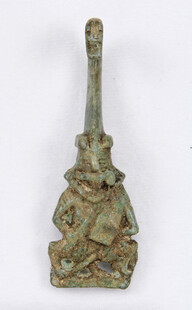 古代青铜带柄人物造型器