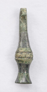 青铜长颈器物