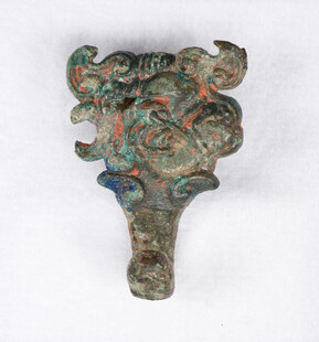 青铜兽首形器物