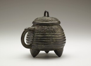 古朴三足青铜香炉