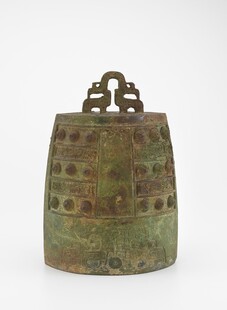 青铜编钟造型古朴典雅