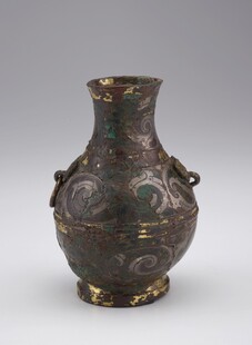 古朴双耳青铜花瓶