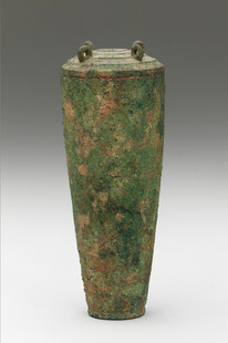 古朴青铜瓶