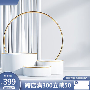 简约金色环形家居摆件