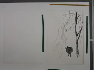 抽象水墨树枝画作