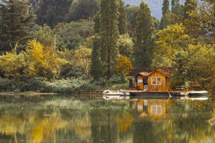 湖畔小屋