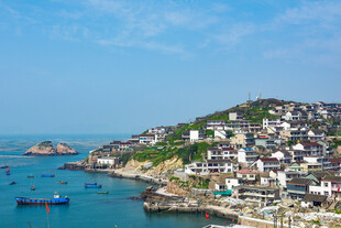海边渔村美景