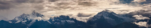 壮丽雪山云海景观