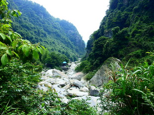山间河谷
