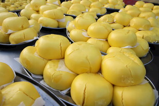 新鲜馒头整齐摆放