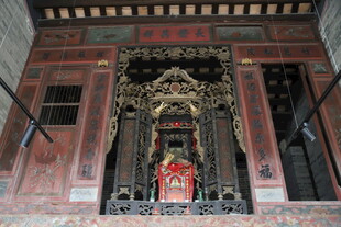 中式古建筑精美木雕门