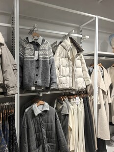 时尚服装陈列展示架