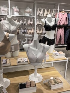 内衣店陈列展示