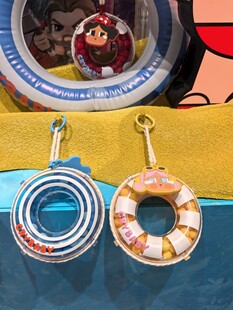 多彩精致环形饰品展示