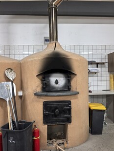 传统木质披萨烤炉