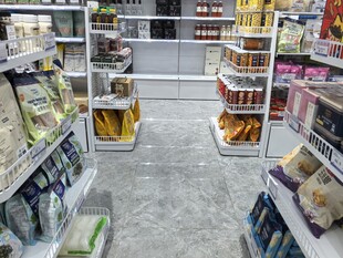 超市货架陈列场景