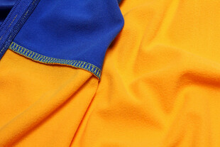 黄蓝拼接布料细节展示