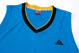 蓝色V领运动背心