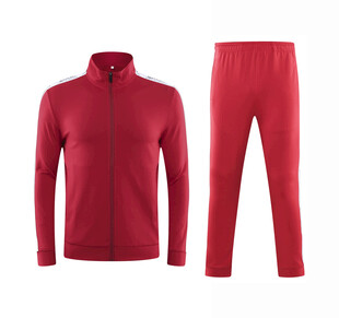 红色保暖运动套装