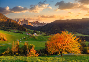 秋日山间美景如画