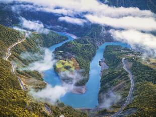 壮丽峡谷河流空中美景
